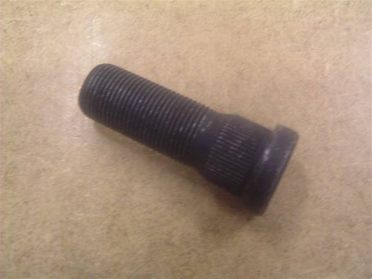 Wheel Stud Log Max RE635142